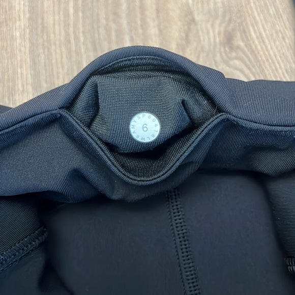 Lululemon All The Right Places Crop 23" Size 6 - Picture 6 of 8